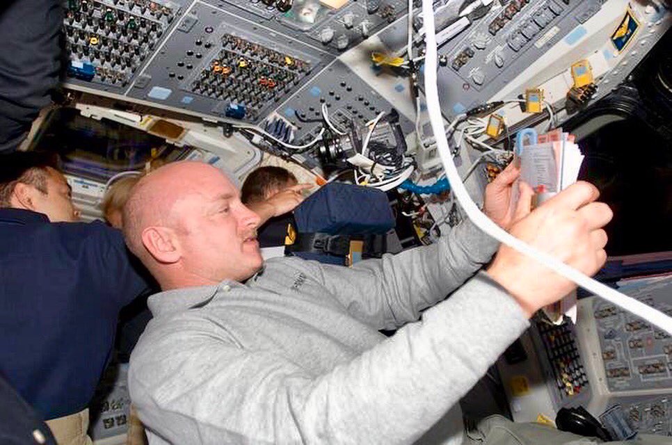 Captain Mark Kelly tweet media