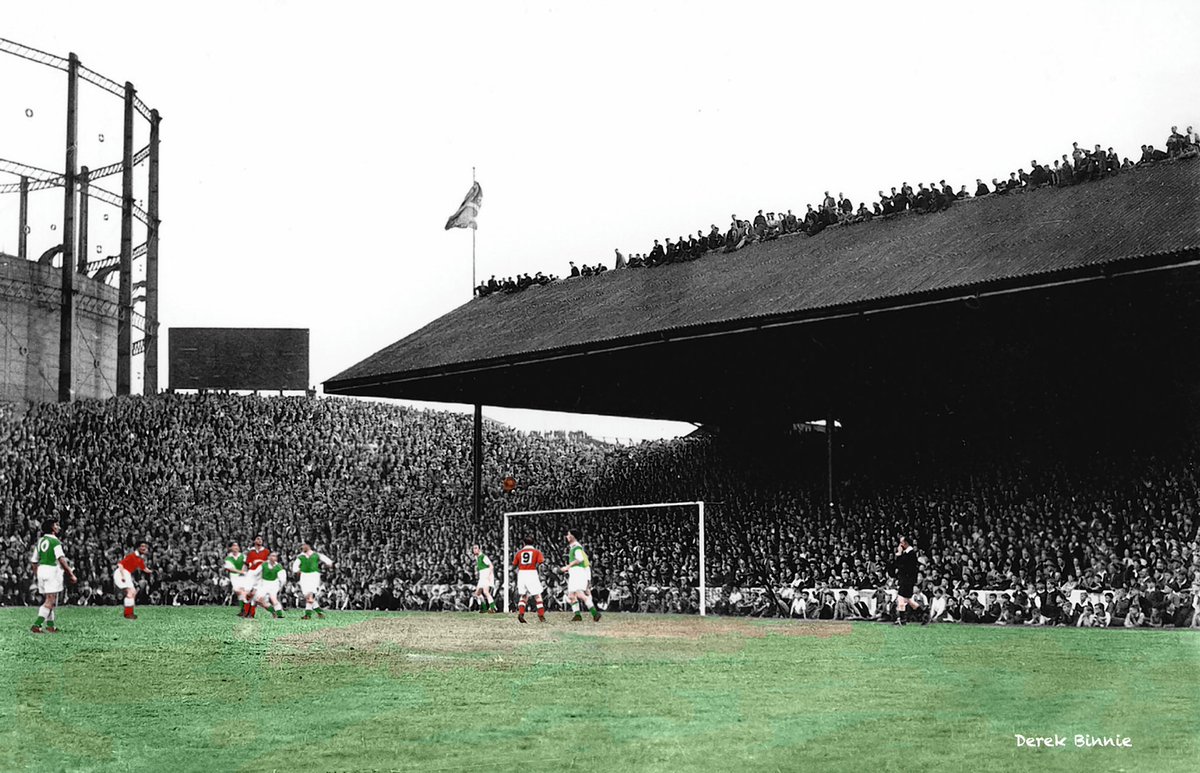 binzoboy's tweet photo. Incredible image from Pittodrie 1947, Aberdeen 0 Hibs 2.  Just partially coloured.😎👍 https://t.co/6jPKz2cusX