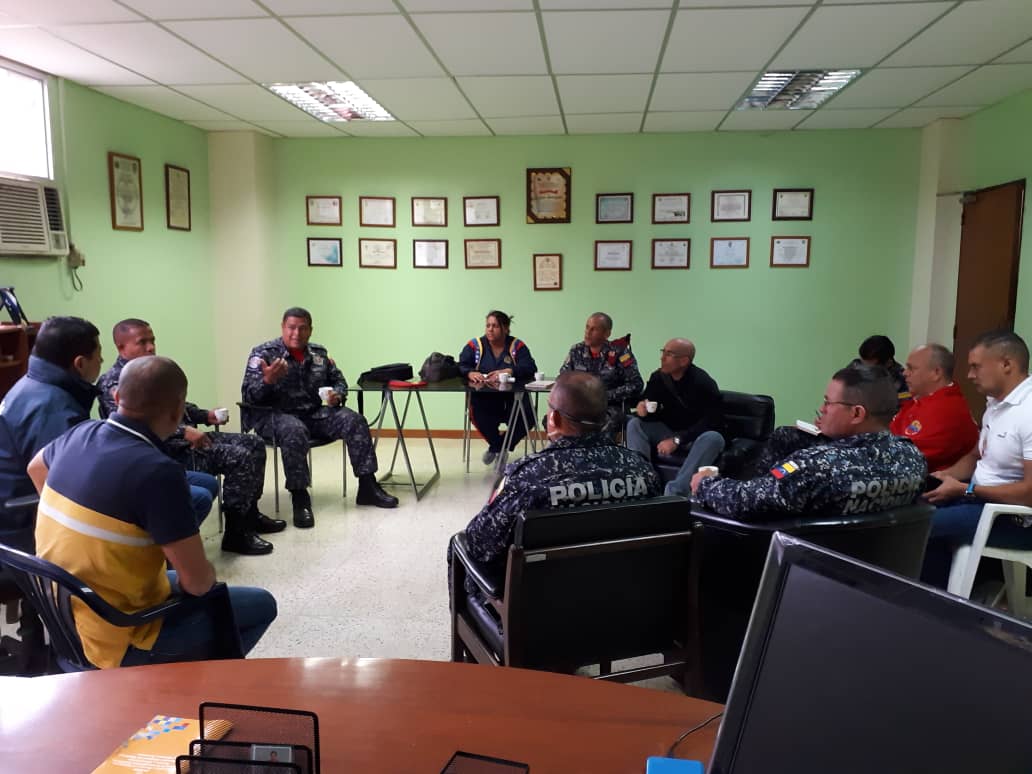 CicpcOeste's tweet photo. Autoridades de los diferentes Cuerpos Policiales de la Parroquia Sucre realizan Mesa de Trabajo con la finalidad de establecer estrategias efectivas y eficaces para la disminución de los Delitos en la jurisdicción
#CICPC 
#SDOESTE
@DouglasRicoVzla @Cicpc444 @Cicpc046
@luis_g_gil https://t.co/czhwGBH9Ak
