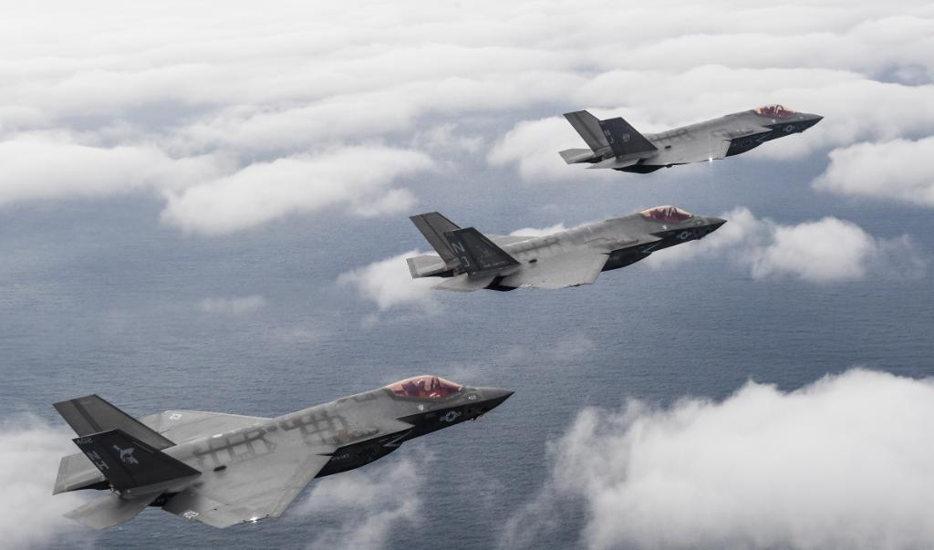 #USNavy F-35C achieves Initial Operational Capability, increasing #NavyLethality and expanding #NavyCapacity - navy.mil/submit/display… @flynavy