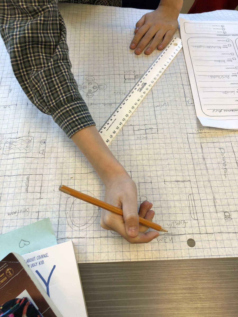 MrsBraunDDSB's tweet photo. Grade 6 students continue to build the drafts of their homes and are beginning to look at calculating the area and perimeter! @DrCFCannonPS #engagementinmath https://t.co/bTrY6yNh3h
