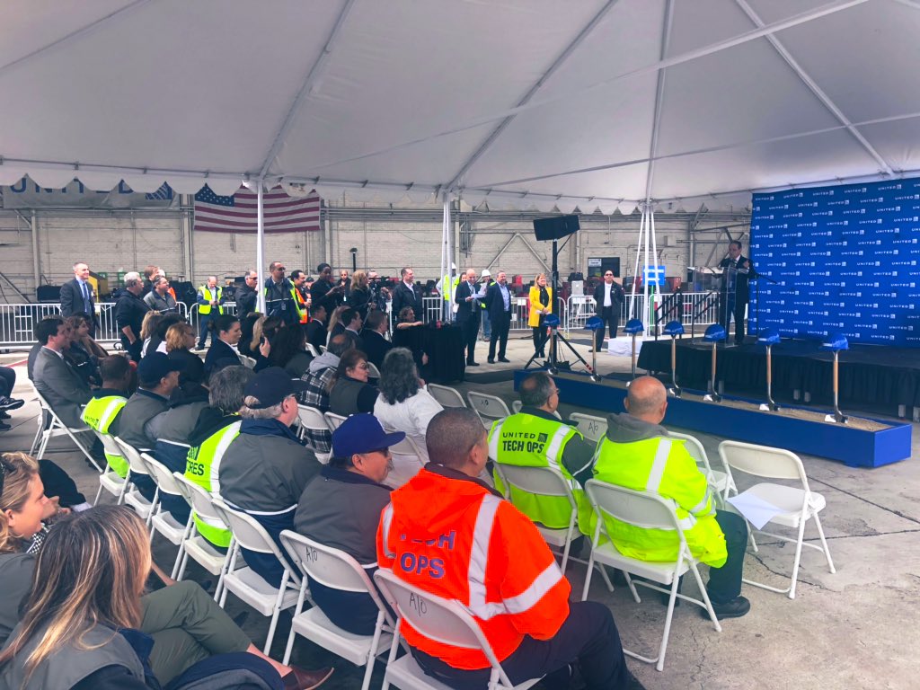 Breaking ground on our new TOC East Maintenance Hangar at #LAX! Investing in the future of United for our customers and employees. @Auggiie69 @GregHart_UAL @JanetLamkin @bj_youngerman @gavinmolloy @flyLAXairport @hareloplane @weareunited #beingUnited #UA2WinLA
