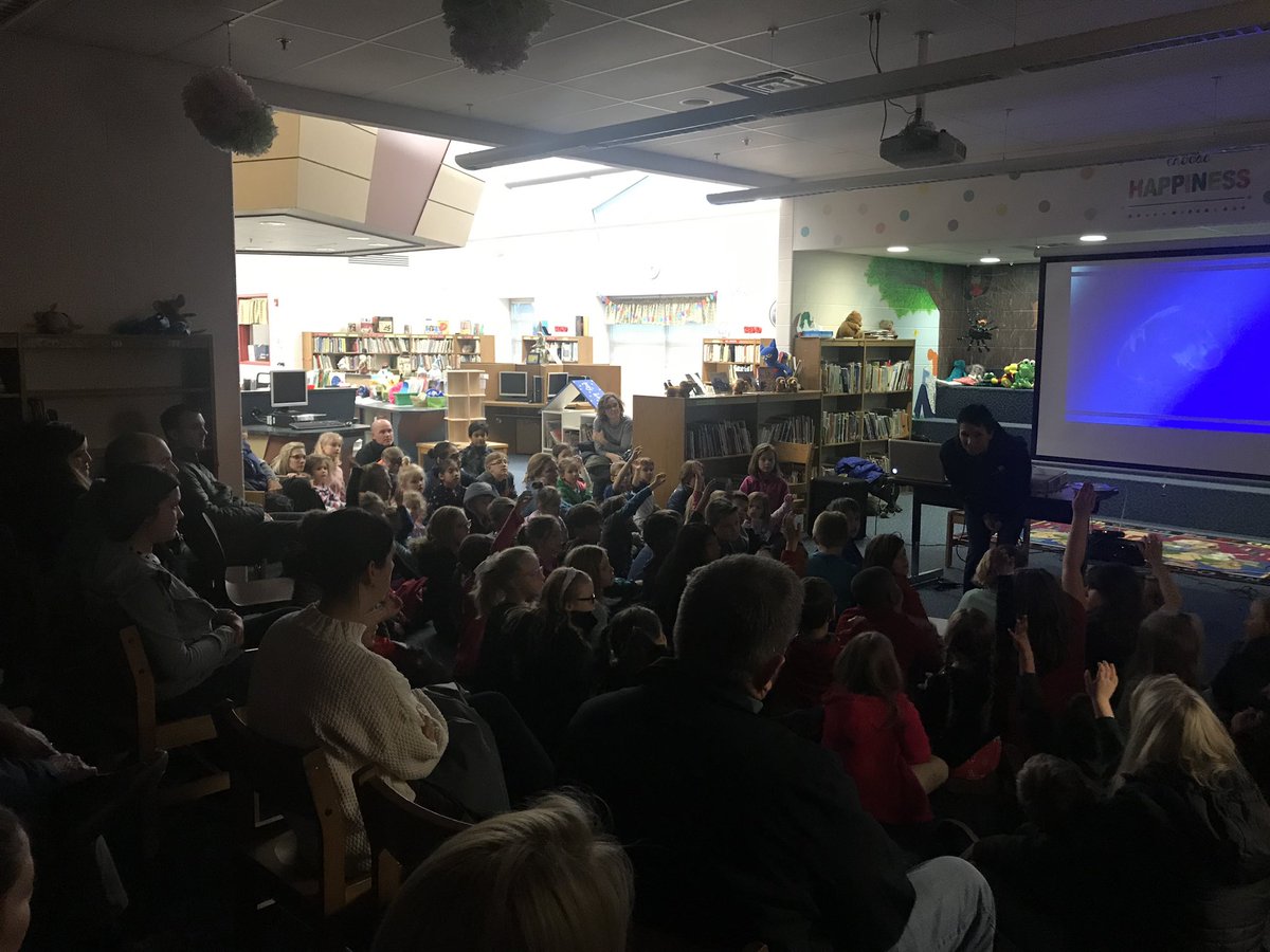 EmmanuelStone84's tweet photo. Great night at PSE Literacy Night! @PSESCPS #woodyandchole https://t.co/KPWskFr4yl