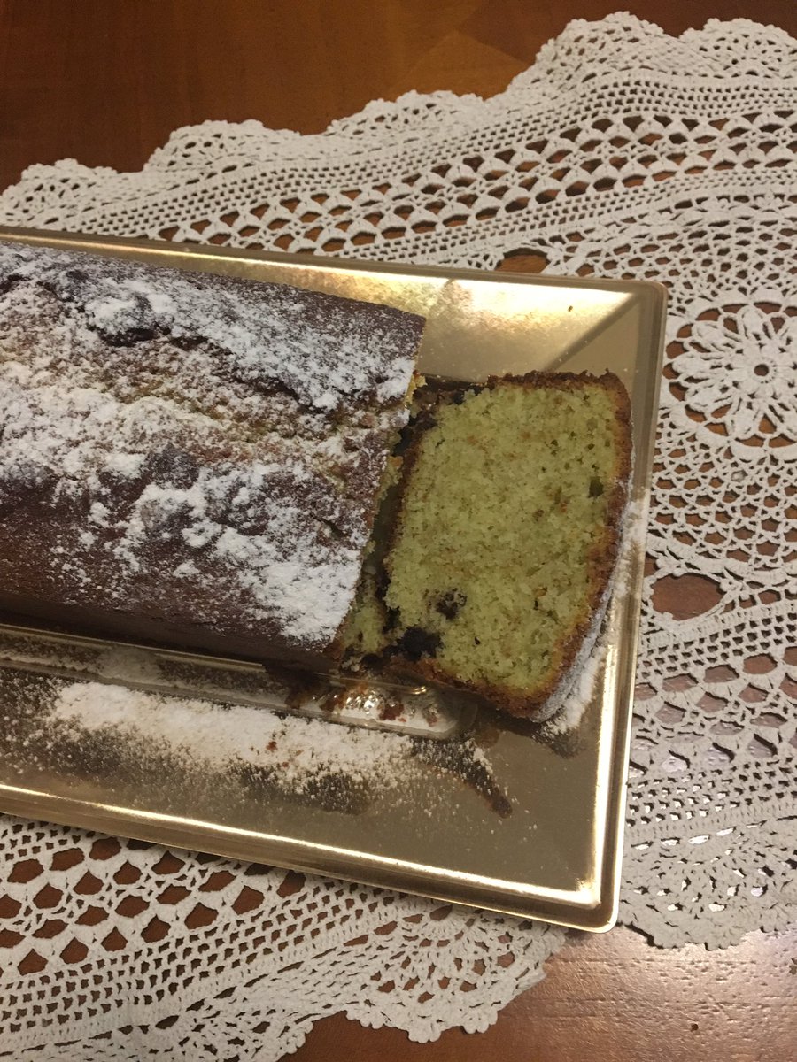 paola0071's tweet photo. Il mio #plumcake al #theverde e gocce di cioccolato 😋 è buonissimo...fidatevi👍 https://t.co/085Zk5uL7v