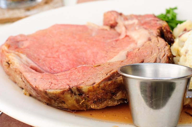 edgeodells's tweet photo. Thirsty Thursday is Prime Time to shake your cabin fever! Happy hour 3pm-6pm stay for our delicious prime rib special. Cabins starting @ $89
.
.
.
#cabins #eod #primetime #happyhour #thirstythursday #wisco #wisdells #yearround https://t.co/dhtWpFUqTr