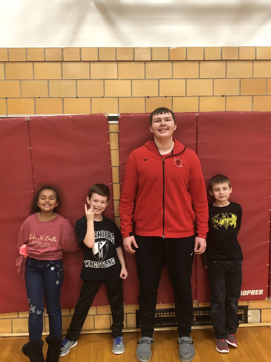 FuldaRaidersBB's tweet photo. Before we head to Ellsworth tonight for the 1st Round of the Subsection 3A tourney, our players met their 2nd Grade Pen Pals from the Elementary School this afternoon! https://t.co/rSqpi3sHtx