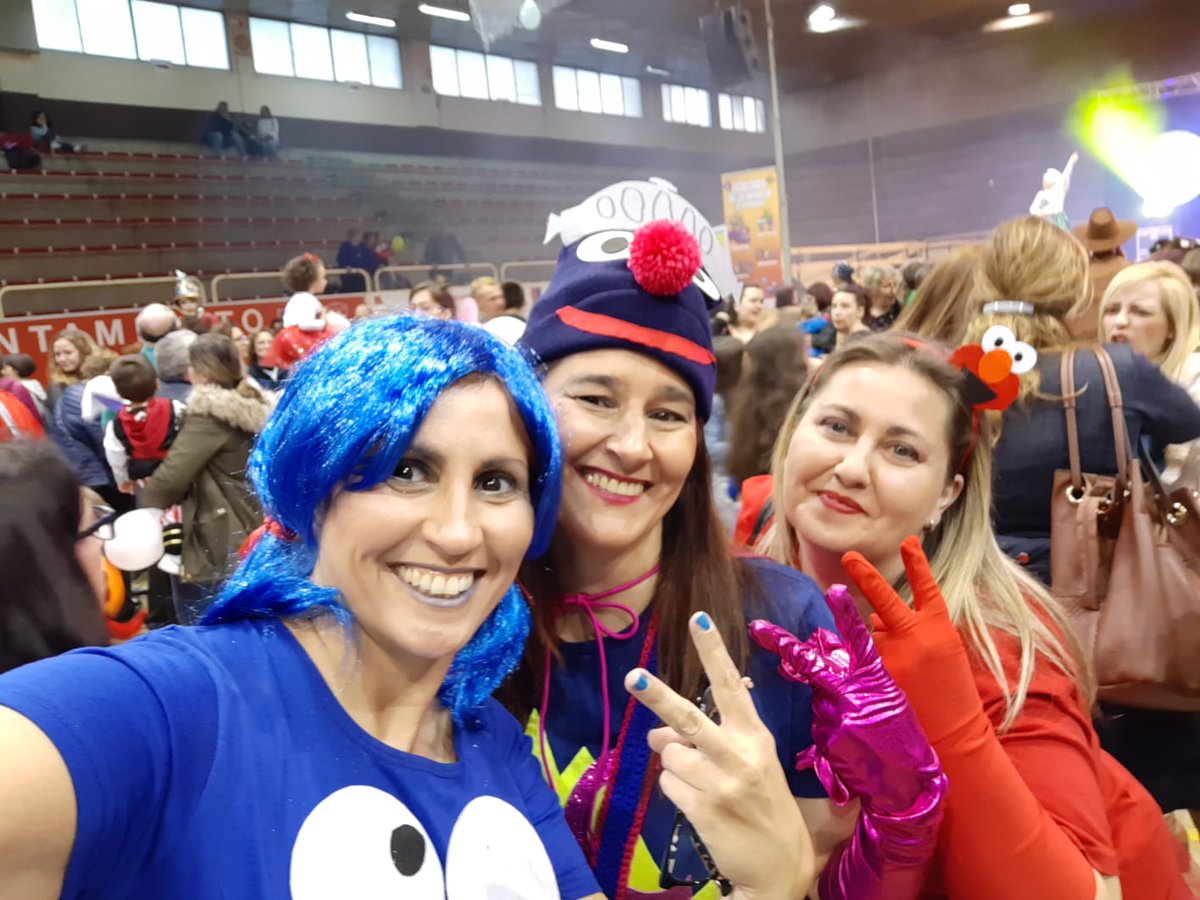 Soraya_Alcala's tweet photo. Que mejor plan para hoy que celebrar el #carnavaldeampas organizado por el @ayto_coslada con mis compis del #Ampaceipalfredolanda en el #pabellonlavia de #Coslada
Me lo he pasado en grande!!
#Disfraces #baile #risas #barriosesamo #muchocolor #mamisinfluencer #mamismolonas https://t.co/YurTD88EnO