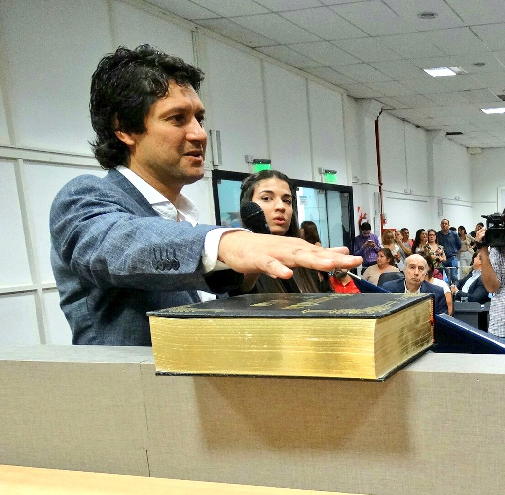 AdrianJBrito's tweet photo. #Hoy #ConcejoDeliberante #CD #SESIÓNPREPARATORIA2019 #JURAMENTO #VICEPRESIDENTESEGUNDO del #CuerpoLegislativo con el apoyo del #BloqueUPC
Un placer y gran orgullo! https://t.co/5JKScmxcmv