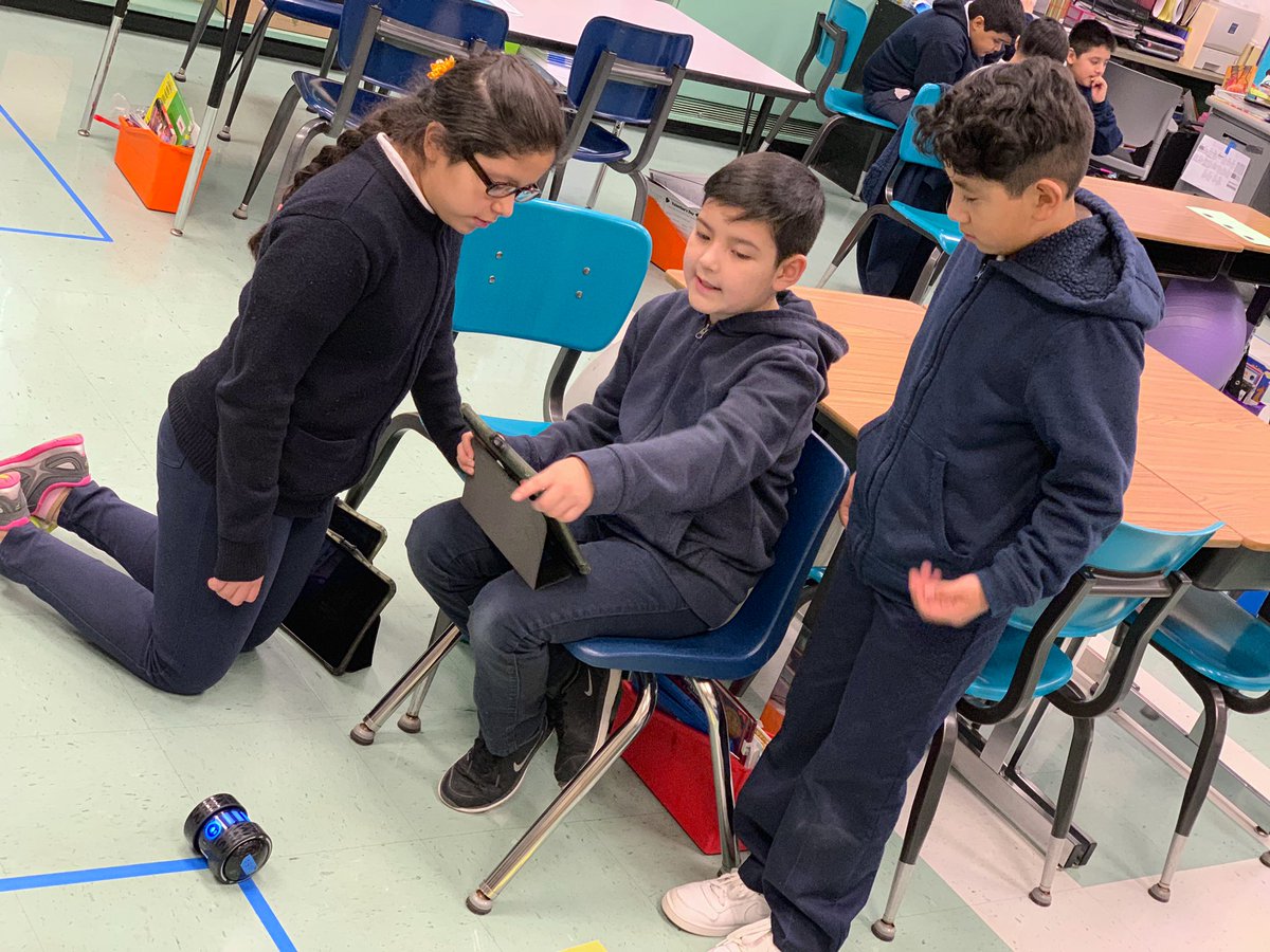 Jason_Rubo's tweet image. Robots have taken over @westdale83 from @Sphero Ollies to Bee-Bots!!! #futureprogrammers #d83shines