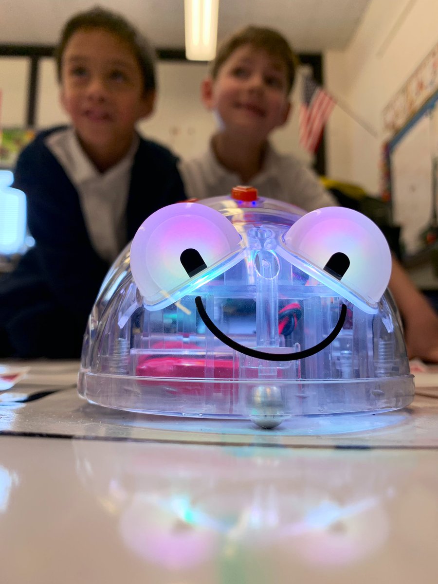 Jason_Rubo's tweet image. Robots have taken over @westdale83 from @Sphero Ollies to Bee-Bots!!! #futureprogrammers #d83shines
