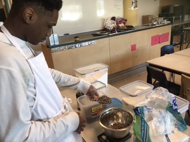 TheBakingBoys's tweet photo. Just finished up our very first lab today. It may not look not that pretty but it's what's on the inside that counts!
@natalierovere @ccarterchs #cchnutriton #grade12 #foodlab1 #kitchen3 https://t.co/8Jo51IuAhh