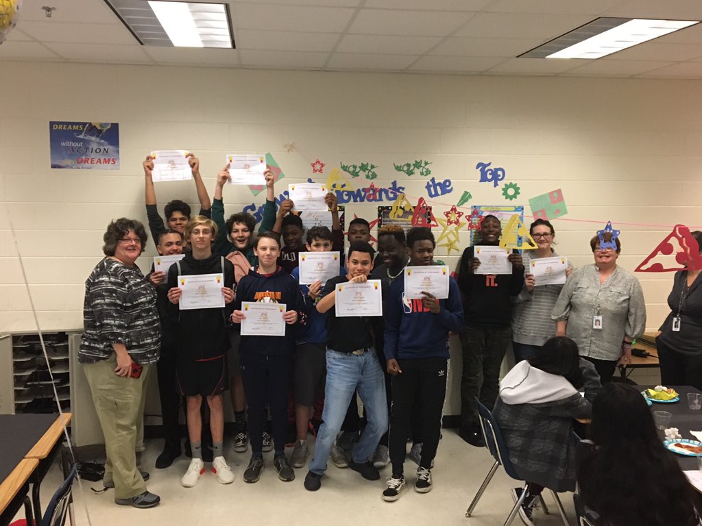 Ginger_K_Morgan's tweet photo. @ETBoothMS CELEBRATING math success with Ms. Whitlock’s class. Thanks Ms. Rogers for stopping in! And a huge thank you to StevieB’s in Woodstock! https://t.co/KK8y1RN8Ry