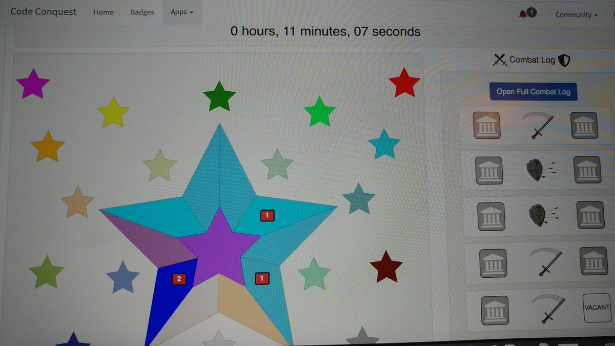 oyoclass's tweet image. 10 minute mark approaching..fierce competition to earn spot on team..great projects! @NaglersNotions #creativecomputing #hackathon #codeLI @CodeMakeOwn