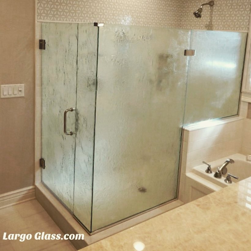 LargoGlass's tweet photo. 3/8” Tempered 
Custom Ice pattern 
90 degree 
Chrome Hardware 
Install will 90 degree clip, Glass to Glass clip and Channel... 
#largoglass #homedecor #remodel #crlaurence #belleair https://t.co/wlWQzYYYSF