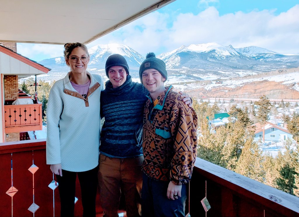 TheEvokeGroup's tweet photo. THROWBACK THURSDAY...to a month ago. 😋 Great Executive Retreat in the mountains. 2019 is gonna be a big year!! #evokethem #colorado #mountains #2locations #agencylife #tbt https://t.co/Y98I1c6ef1