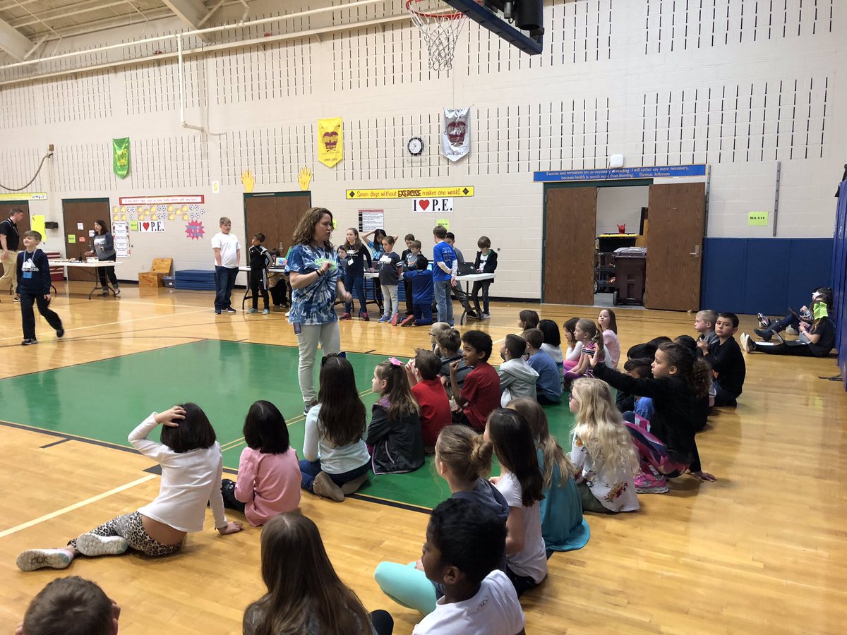 More hands on learning with our laptops, furs, and skulls. Thanks <a href="/anngrav15962358/">ann graves</a> for making this happen. We ended the day with a bluegrass show. #jcstechleads #JCSDLD