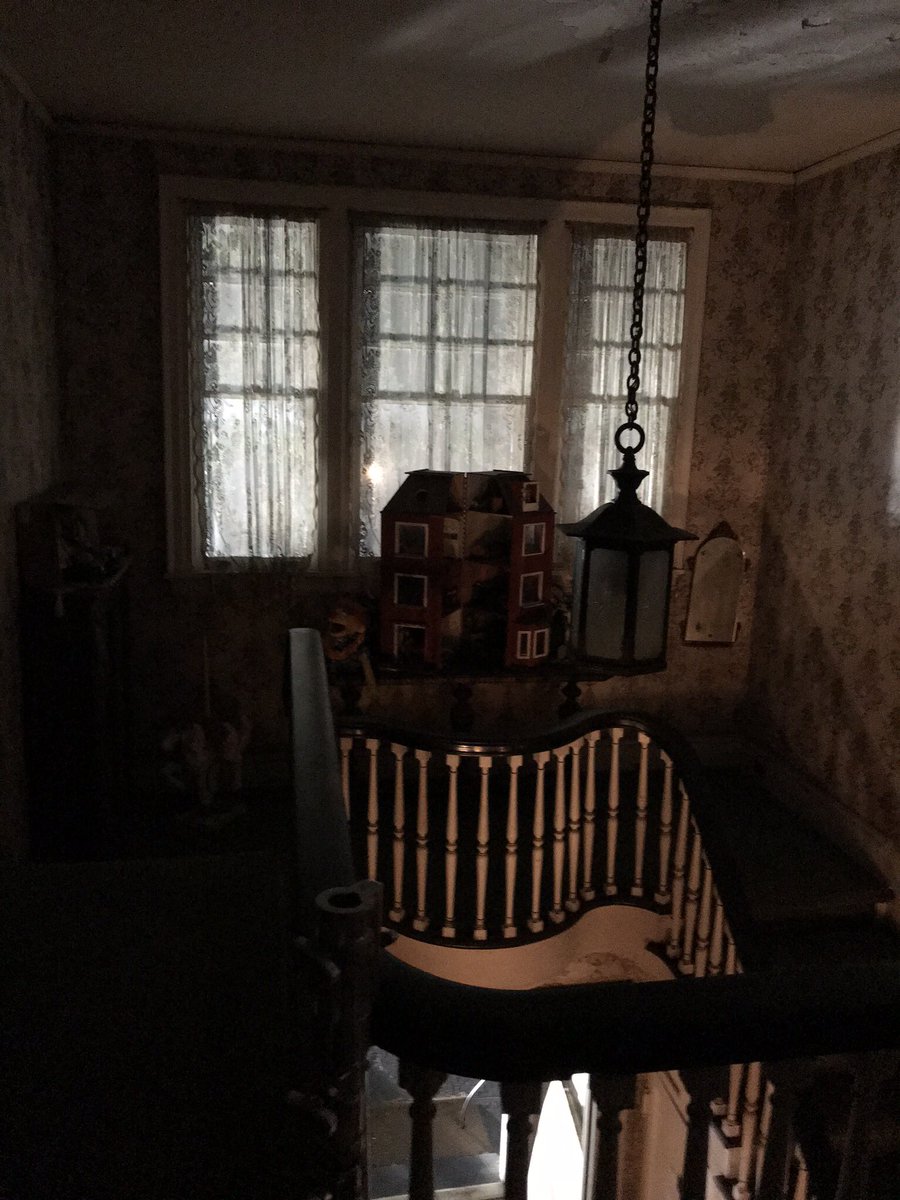GoodnightDeath_'s tweet photo. A little peek at one of our amazingly spooky locations for #GoodnightDeath. Anyone else LOVE haunted houses? ๐ป and no, those are not props!!! https://t.co/rLbpXIYl0r