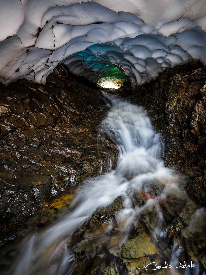 argentinapatago's tweet photo. Repost: Túneles de hielo y cascadas!!! #TunelesdeHielo #Cascadas #CerroLaTorta #PNLosAlerces #Chubut #Patagonia
Foto: Claudio Abella https://t.co/tsWz0YSMkG