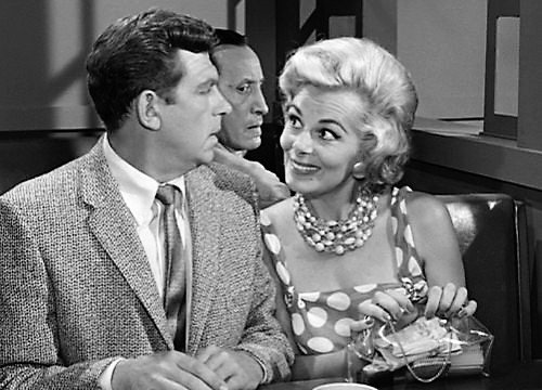 SilverAgeTV's tweet photo. Remembering #JeanCarson (RIP), known best for her role on the CBS sitcom #TheAndyGriffithShow as one of the "fun girls", btd 1923. https://t.co/phkulQGDiW