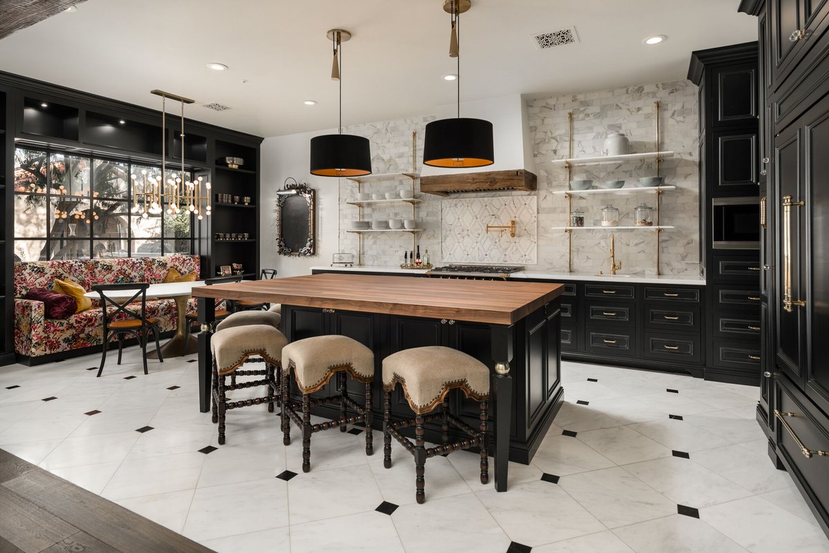 FLuxuryEstates's tweet photo. Kitchen Goals!

#Homeoftheday #kitchen #kitchegoals #create #interiordesign #dream #life #dreamhome #Scottsdale #obsessed #homebuilder #realtor #realestate #Arizona #goals https://t.co/TjJCzqyDvR