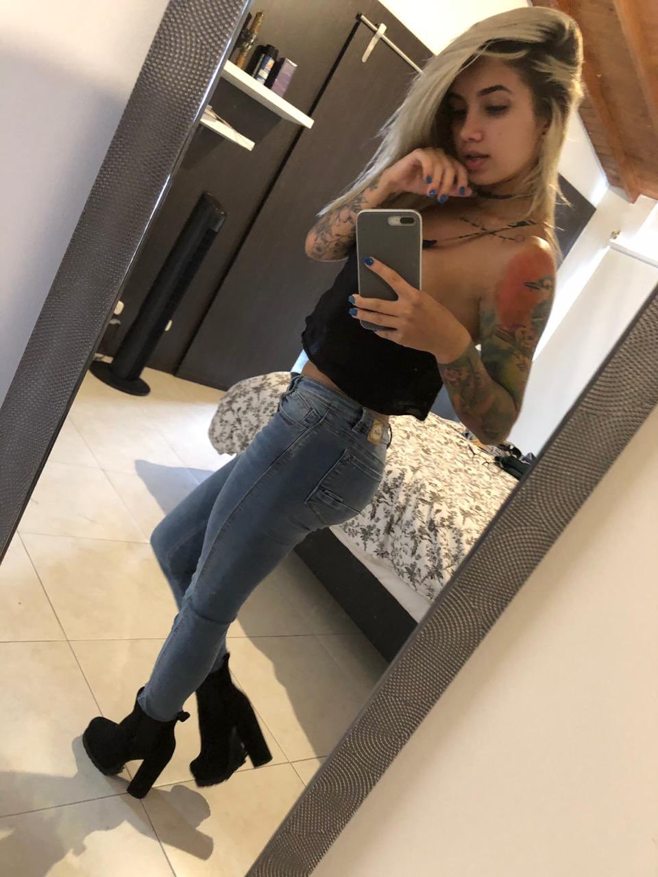 AGATA RUIZ on Twitter: "Going out for lunch #Lunchtime…