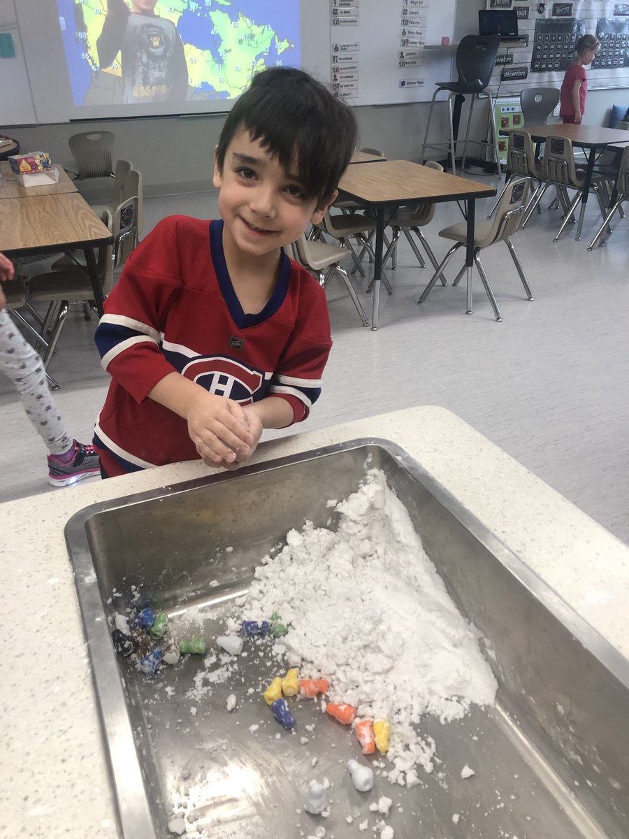 Connaughtcomets's tweet photo. Inspiring learning in the ECE rooms at Connaught. #beebotstobuildnumeracy #peguinsandsnowtoexploreandpattern #rocksandshellstopattern #foundobjectsandletters #booksandwriting #stellarECEclassrooms #communityofexcellence #playbasedrichlearning https://t.co/PCgorALBYU