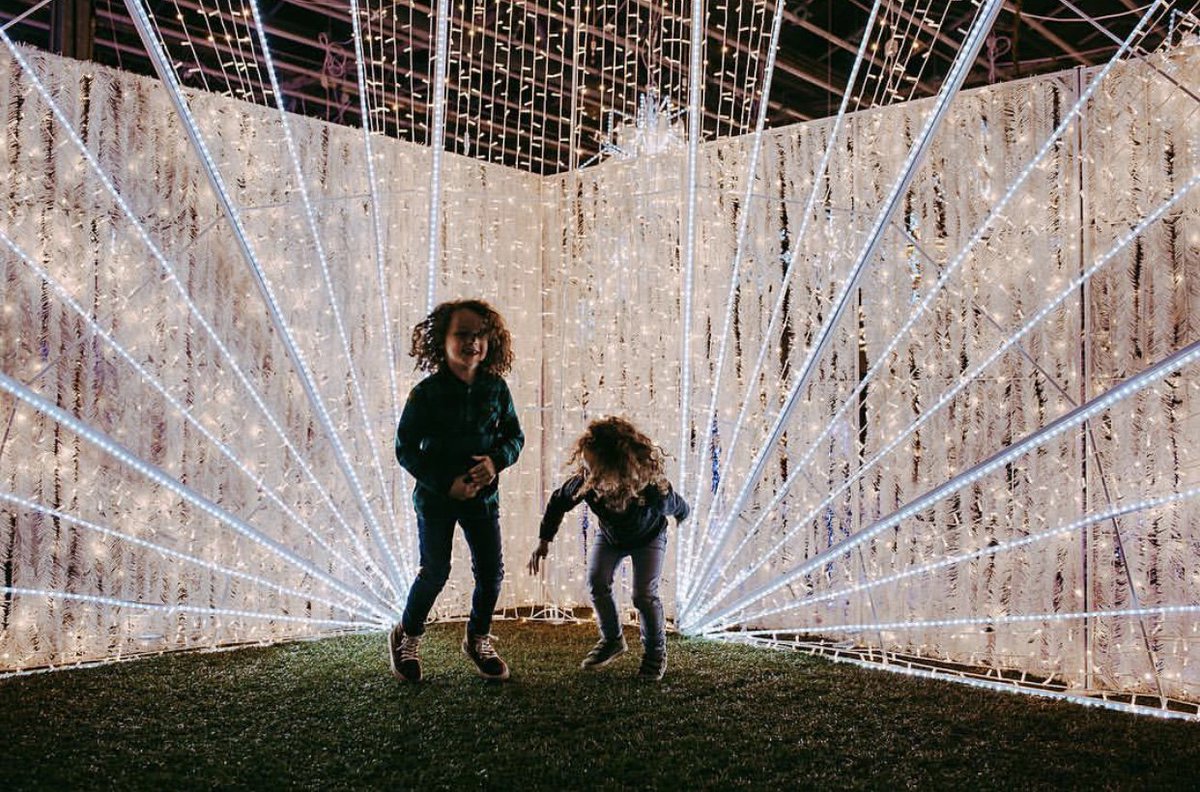 "Hooray!" Christmas Glow is growing fast! Can you guess which city we will be arriving at next? Hint: 👋 <a href="/glow_edmonton/">Glow Edmonton</a> we see you 😉 

📷 : @treelinesphotography 

#ChristmasGlow

glowgardens.com/christmas-barr…