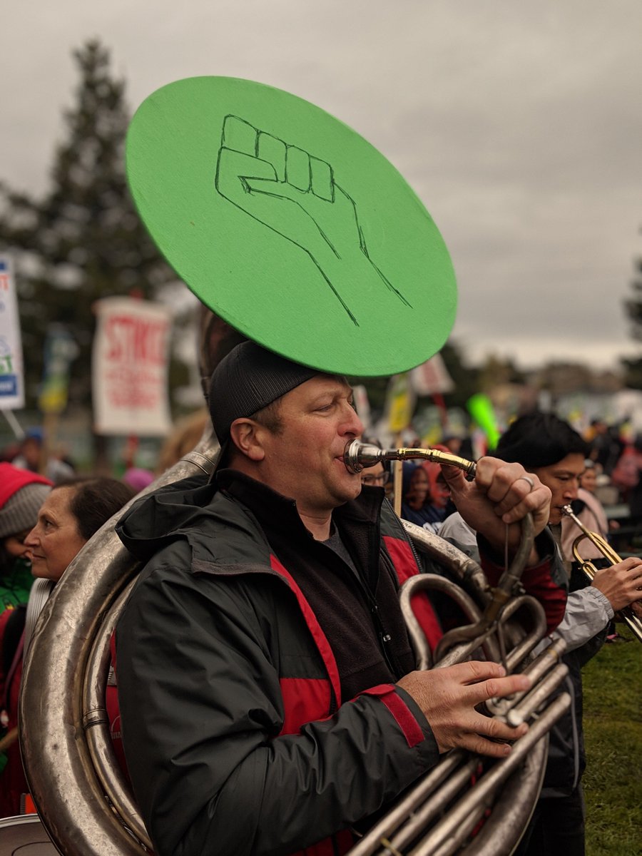 janamaiuri's tweet image. #strikeband #whenwefightwewin #OUSDstrike @OaklandEA