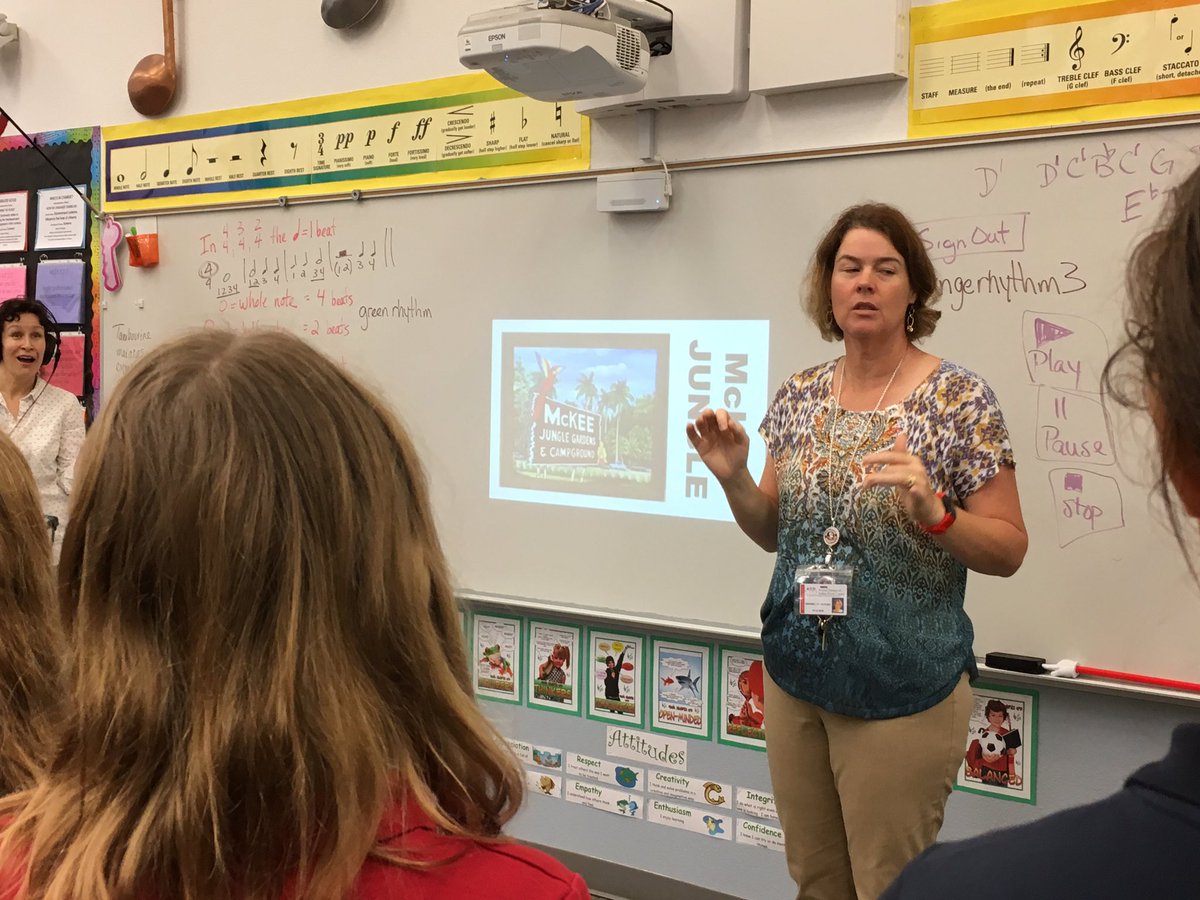 Digital recording 5th grade with our local NPR station WQCS. #DLDaySDIRC <a href="/LibertyIBMusic/">LibertyIBMusic</a> @LibertyMagnet