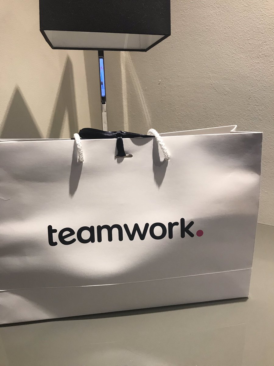 RayKelleherCork's tweet image. Delighted to be in @PaircUiCha0imh tonight for the re-brand of @teamwork an amazing night, well done to @irlTopper @leannek1ng @raycop and so great to meet you @cfdan continued-success to you all #ThisIsTeamwork and also a brilliant interview with guest speaker @DougHowlett