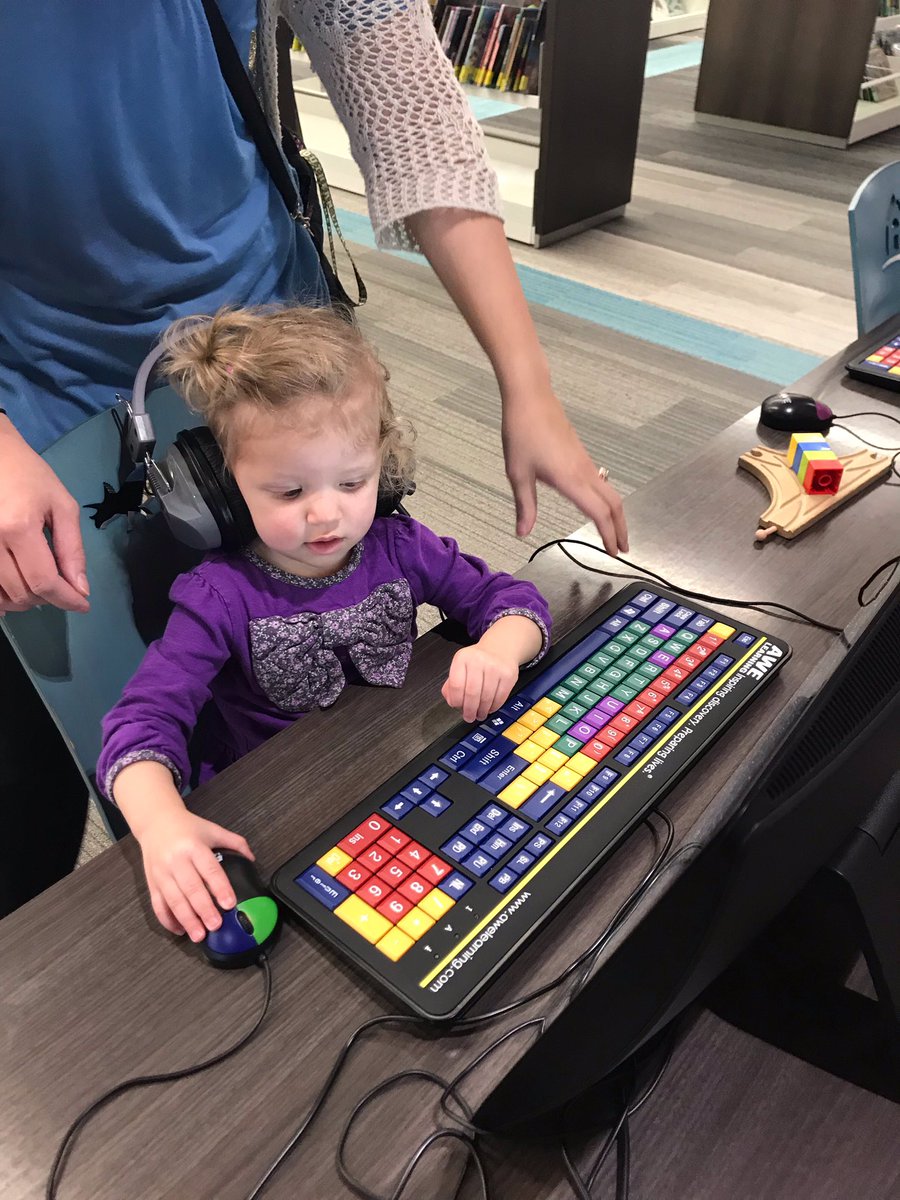 WhitneyyBaker's tweet photo. Library fun with my girl 😍 #LydiaGrace @JoplinLibrary https://t.co/3PWjxxEEXO