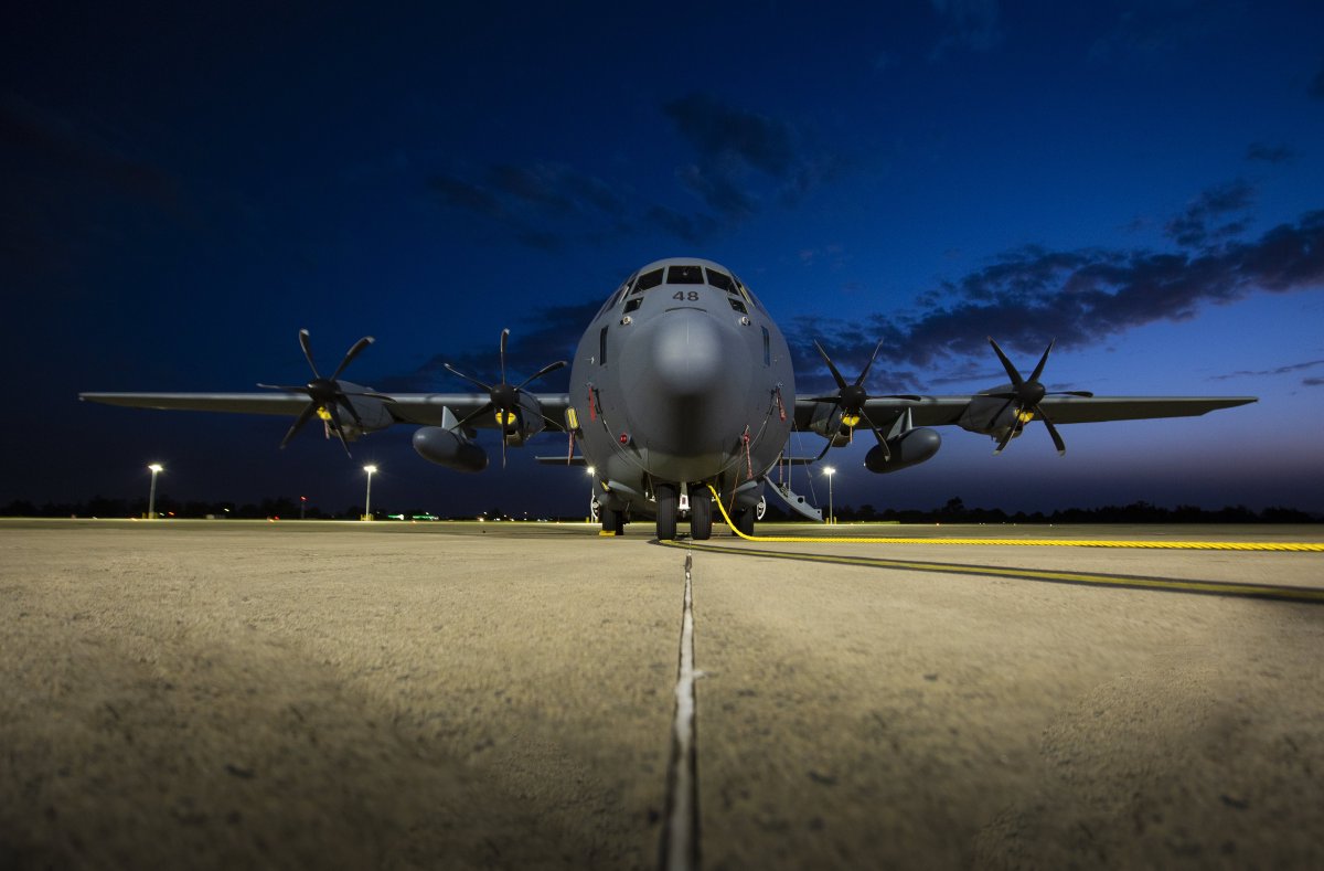 DefenceAust's tweet photo. Everybody nose this is my best angle ✈ 📸

A C-130J from the No 37 Squadron at RAAF Base Richmond. #POTD

Photographer: Corporal David Said https://t.co/md8d2kAklr