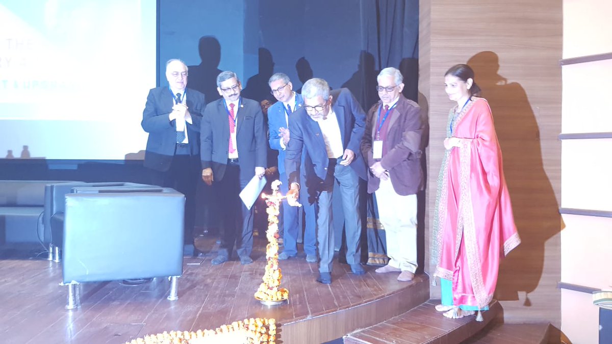 HRConclave_BITS's tweet photo. Light is a symbol of brightness and prosperity as sunlight expels the darkness of might similarly blessings bring in our life prosperity and happiness.
To make this day a blessed one we invoke goddess Saraswati by kindling the lamp of knowledge and wisdom #HRCONCLAVE2019 #BITSMBA https://t.co/MHnUcYACeb