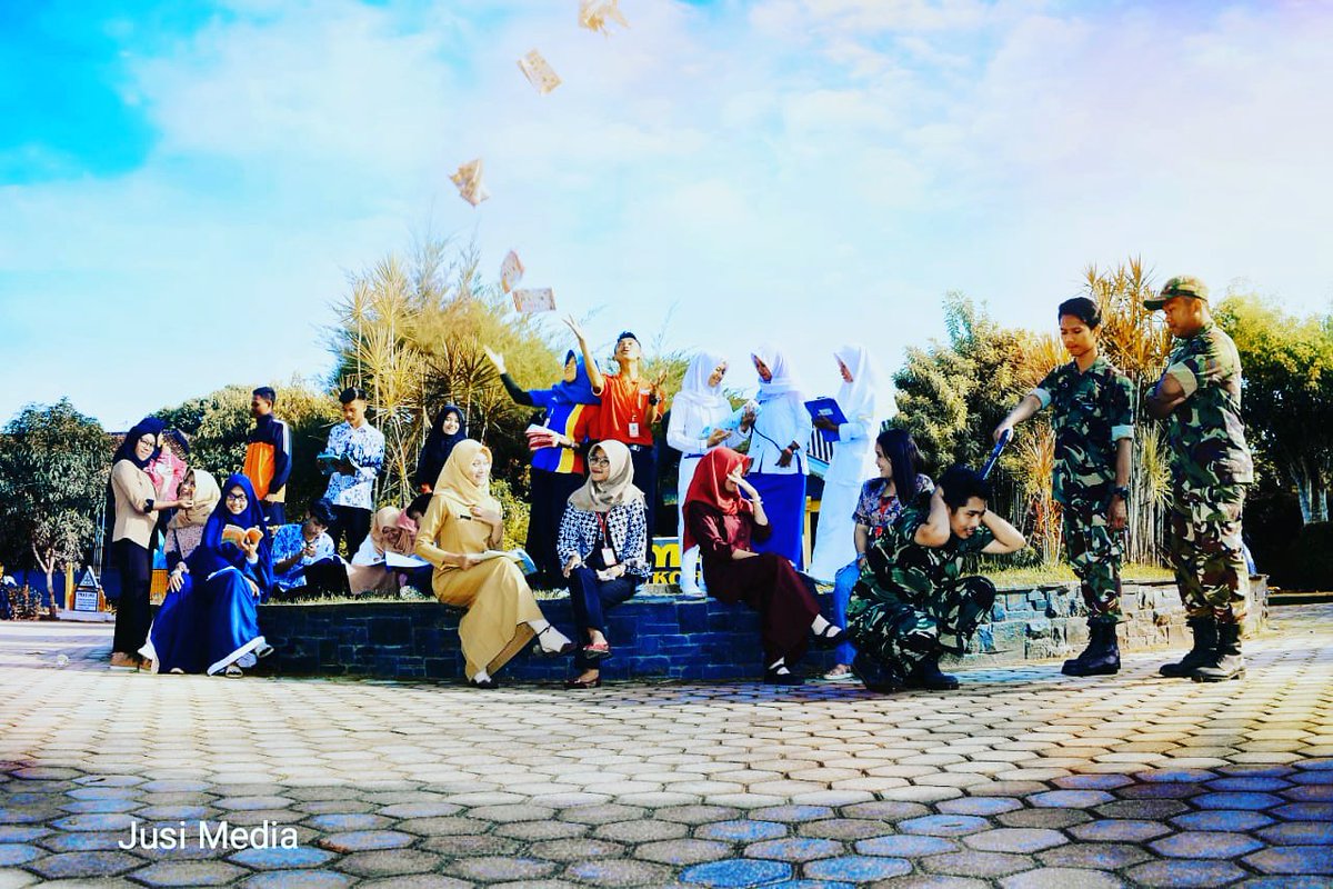 JusiMedia's tweet photo. Kuy yang mau abadikan moment bersama sahabat,temen,keluarga,bisa hubungi kami jusi media

#jusimedia #mediamasakini #sewadrone #lastceremony #momentpenting #weddingclip #preweddingphoto @SHANDHY27 @AhmadSaifulAn18 https://t.co/g8n2GPSCRc