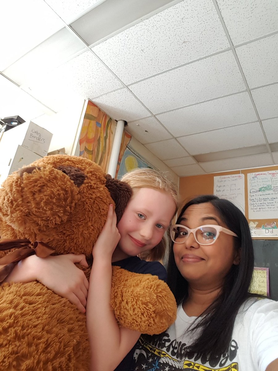 NoFun106's tweet photo. Lots of friends say goodbye to a good friend. #nofun @TDSB_HPAS https://t.co/GTvAGAPisI