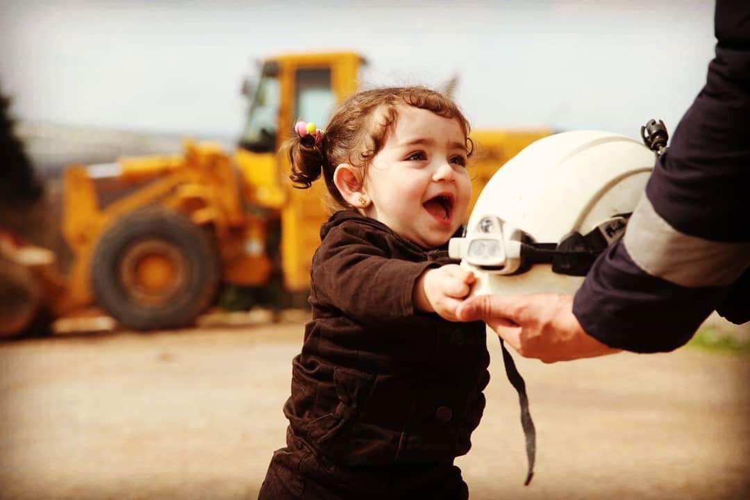 AmenahMasri's tweet photo. Sugar and spice and everything nice 💙💛
#WhiteHelmets
#HumansOfIdlib https://t.co/xFo370xNRB