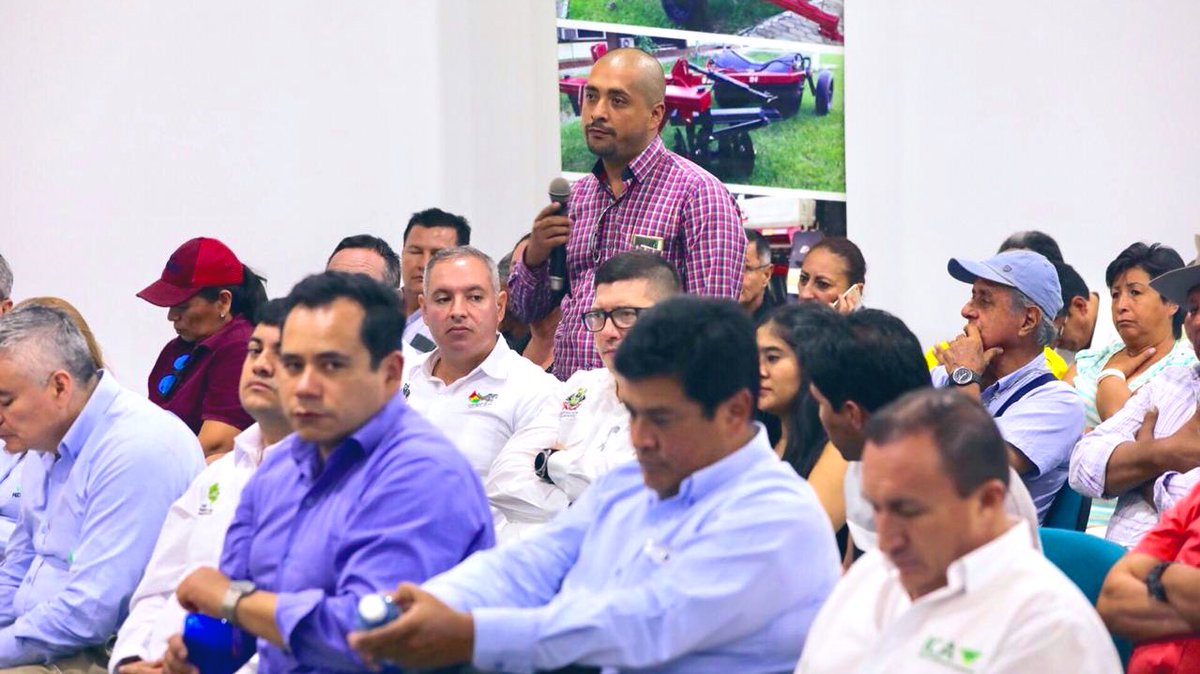AndrsValencia9's tweet photo. El Plan #OrdenandoLaProducción se ha consensuado con los actores de la cadena, y busca mejorar la competitividad y la rentabilidad de los productos priorizados en esta iniciativa como el #Arroz. Al organizar la producción, también hay que pensar en ordenar el comercio. #EnYopal https://t.co/yZXDoLrMou