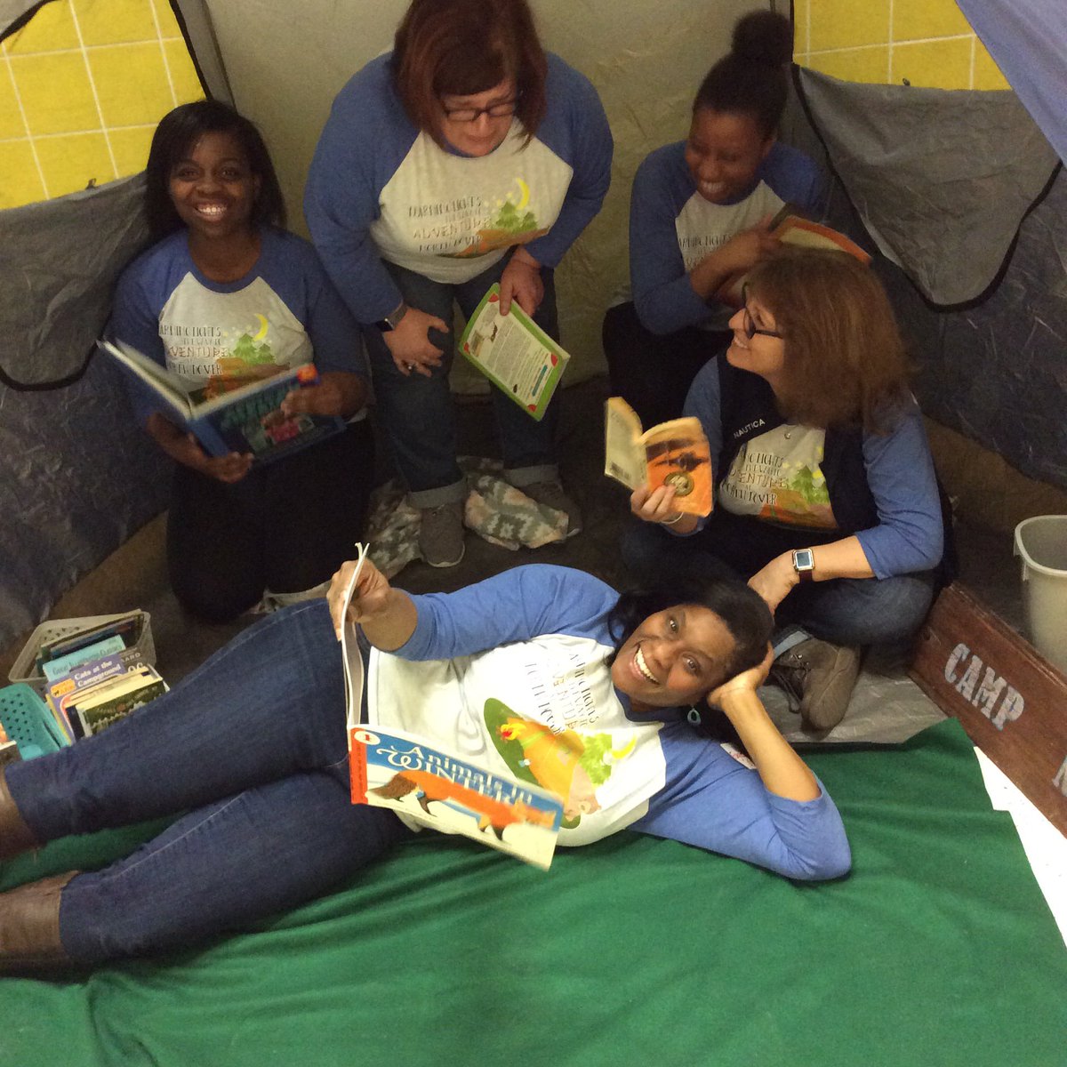 shollis0301's tweet image. ⁦@CSDSenators⁩ North staff reading and all lit during family literacy night. #csdchat #northrocks