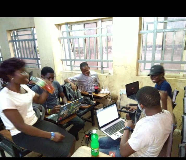 gdgogbomoso's tweet image. It's a good thing to see that ogbomoso is always on fire. #hashcode2019 didn't pass us by. We did our best. A big shout out to @FunshoFab @OlumideSamuel_ and other people that put the event together. We are glad we could support it. See you next year #HashCode. We are winning 💪🏽