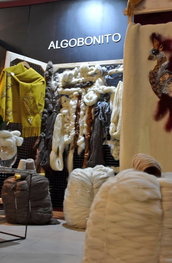 domingopeppo's tweet photo. Inauguramos la tercera edición de #Chacotex, donde por dos días, diseñadores y productores del sector textil ofrecerán al público, seminarios y desfiles de moda, con el fin de fortalecer la actividad. #ChacoAvanza https://t.co/HdjWGyFWIJ