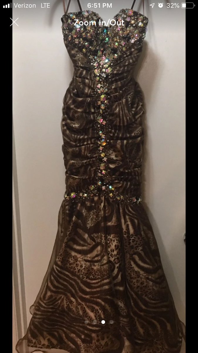 27DressProject's tweet photo. Our event offers a low cost alternative to traditional prom shopping! All dresses - like this one - $50 or less! @LibertyVindicat @MyDaytonNews https://t.co/PHLGb0JFqW