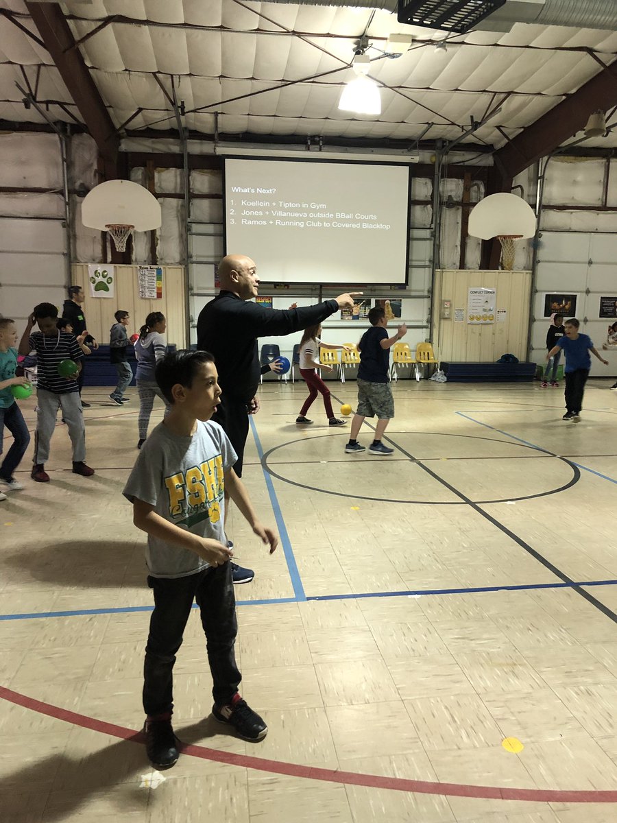 TiptopTeaching_'s tweet photo. Bexar County Heroes for Health 2019! Thank you to our wonderful Hero parents who came out - and my amazing 5th Grade team for all of their support! #heroesforhealth #fshe #fitness #health @MrsVillanuevas @RamosFSHE @rkoellein @bjonesSA https://t.co/sqZJYNKaTz