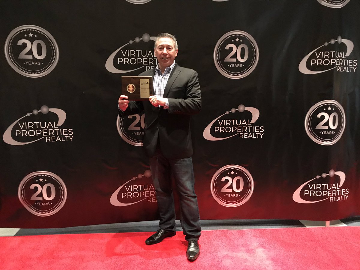 thejeffbeal's tweet photo. Proud to receive the Bronze Award for Real Estate Sales Volume in 2018 from Virtual Properties Realty.
๐๐๐
#realestate #sales #Realtor #bronze #awardwinner #milliondollaragent #SellThatBitch #virtualpropertiesrealty https://t.co/k0LSLavfkV