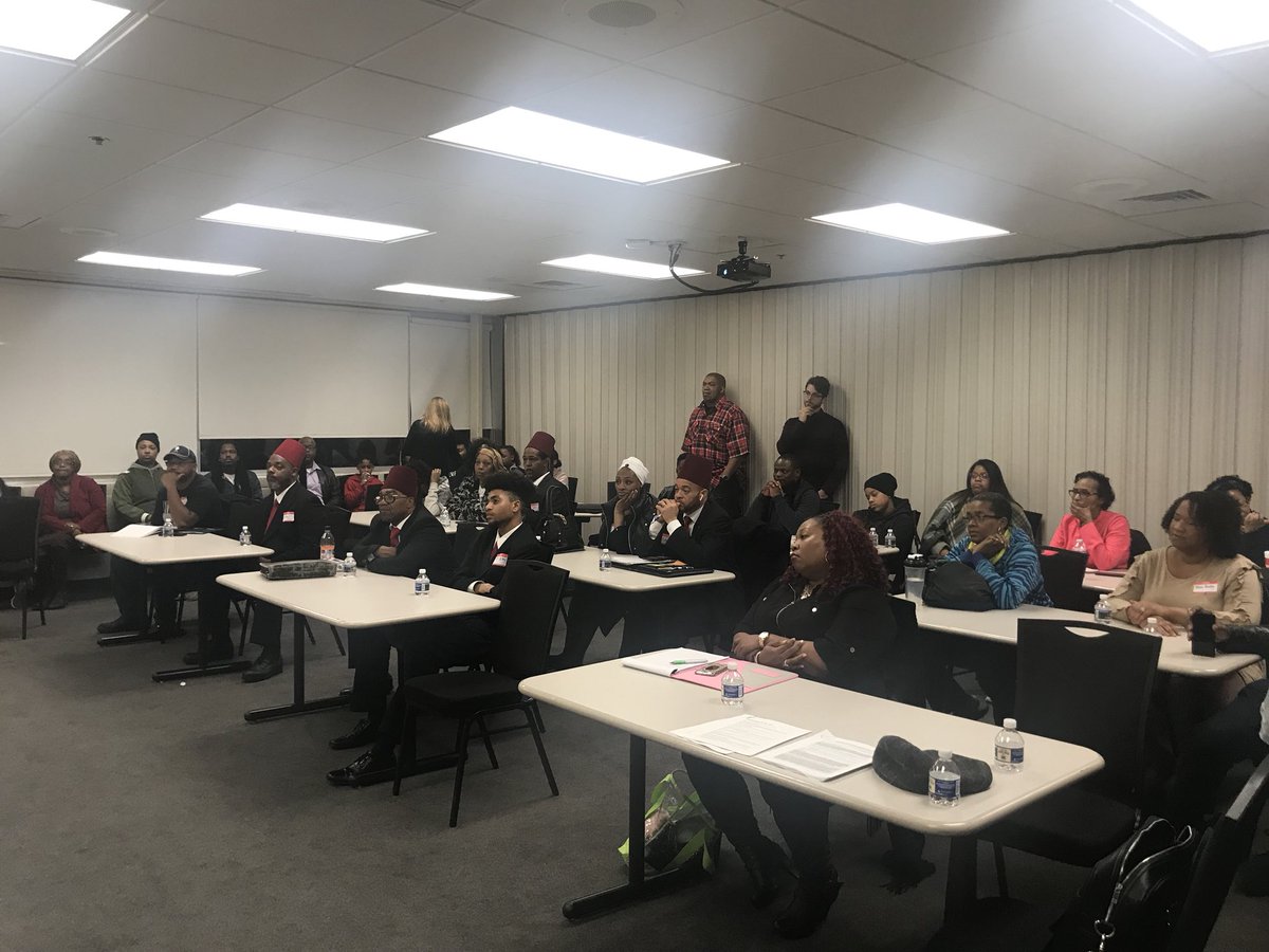 karaturrentine's tweet photo. Standing room only with an excited group who wants to start a Rutherford County Democratic Black Caucus. So excited to see this energy! #DCDBC ↔️ #RCDBC #2020Vision https://t.co/tMv3qHc5Ft