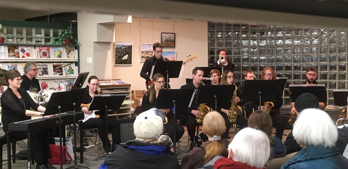 jlguillas's tweet photo. Dauphin Community Jazz Band on the fourth Thursday #DauphinPublicLibrary #TTM #ThirdThursdayMusic https://t.co/9hD9kwMBUR