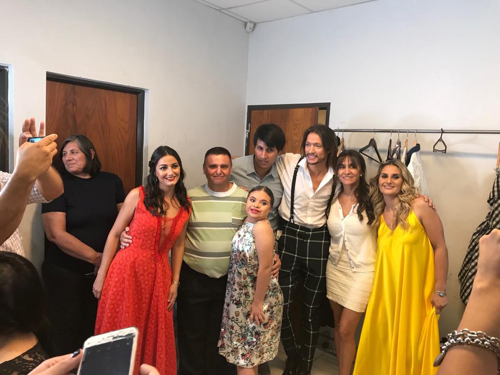 IPRODICH's tweet photo. ♿️ Participamos exitosamente con un #DesfileInclusivo en #ChacoTex
💃🕺👗👔👖👠En la #CasaDeLasCulturas se realizó esta muestra de #Moda, #Diseño y #Cultura en la que desfilaron #PersonasConDiscapacidad, actividad con la que #ChacoIncluye a este importante colectivo social. https://t.co/9yaBFZu6HS