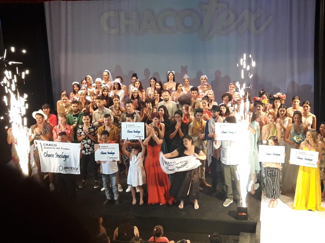 IPRODICH's tweet photo. ♿️ Participamos exitosamente con un #DesfileInclusivo en #ChacoTex
💃🕺👗👔👖👠En la #CasaDeLasCulturas se realizó esta muestra de #Moda, #Diseño y #Cultura en la que desfilaron #PersonasConDiscapacidad, actividad con la que #ChacoIncluye a este importante colectivo social. https://t.co/9yaBFZu6HS