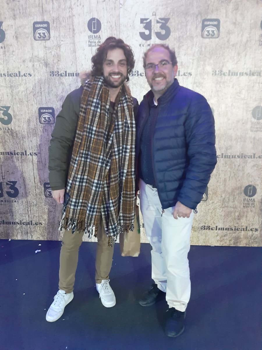 MaestroPedro_'s tweet photo. Fantástico Musical!!
Emociones a flor de piel... Reencuentros, Risa, Alegrías,lágrimas...Y mucha emoción.
Enhorabuena @tono_casado y a todo el plantel de Actores, técnicos, músicos... 😍
Genial la puesta en escena.

#33ElMusical
#Musical33 https://t.co/cfirytzHQ2