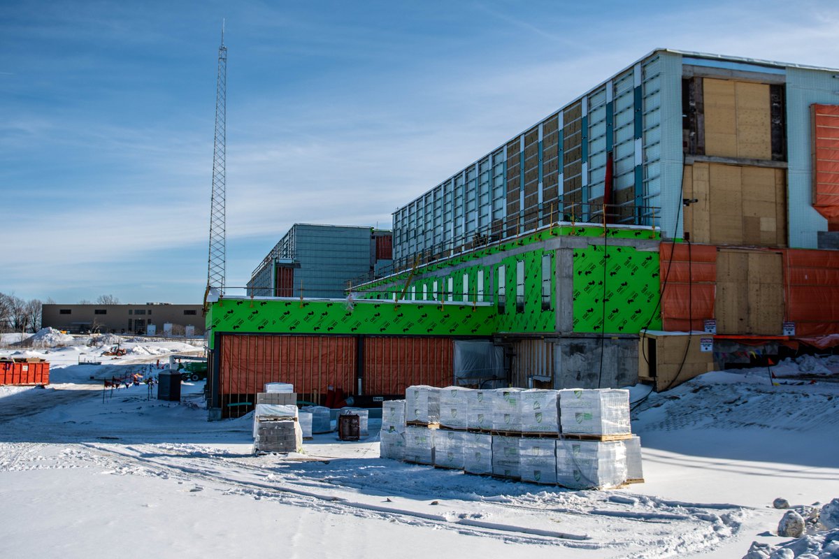 simcoecountyPS's tweet photo. Incredible work at the #BSESC. Despite all the harsh weather our great crews are still working on the new home for @BarriePolice and our #Paramedics. A lot of progress over the winter such great work from the awesome men and women on site. #IPD #Construction #newhome https://t.co/9ILA65GqiQ