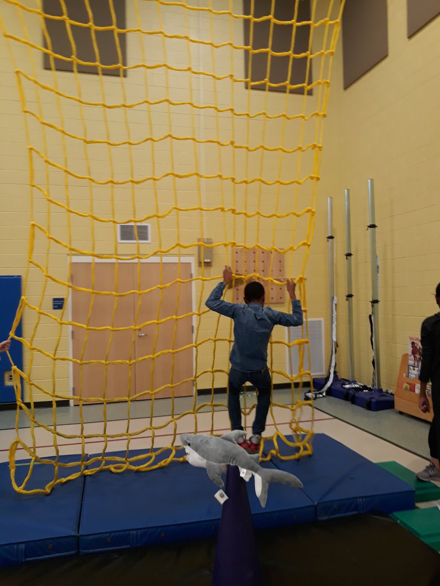 MsBarron112's tweet photo. Nothing like helping 5th graders who are as big as me do the equipment @lklug504 https://t.co/zFE9T6CZJm